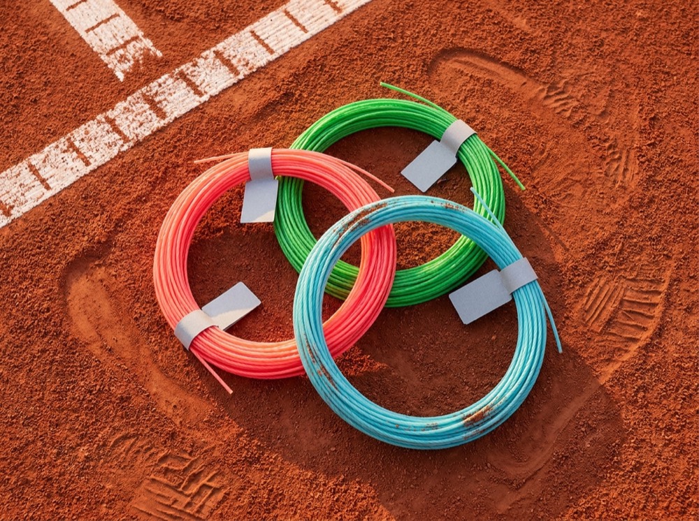 Cuerdas de tenis sobre tierra batida